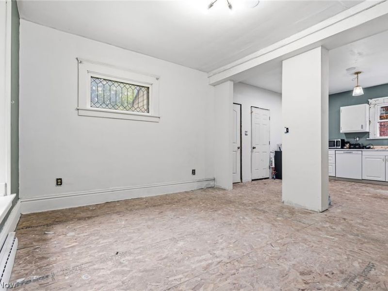 105 W Harrison Street, Alliance, OH 44601 Photo 7
