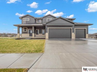 21707 Glenmore Drive, Gretna, NE 68028