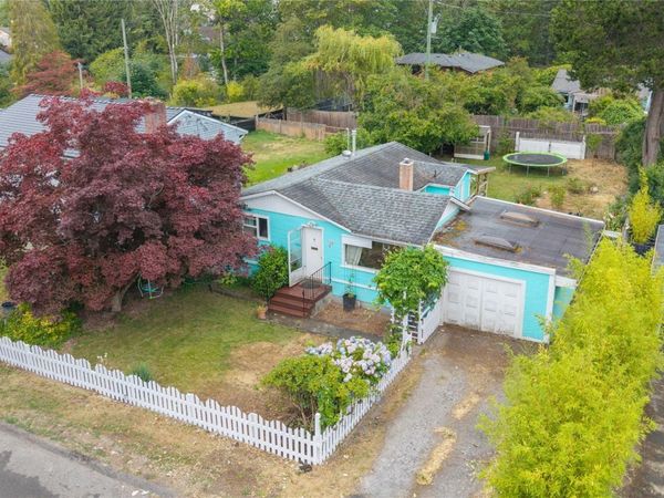 709 Stirling Ave , Nanaimo, BC V9R 4C9