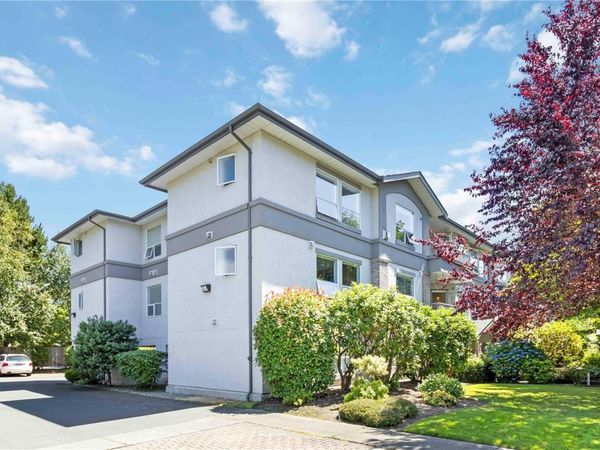 9945 Fifth St , Unit #203, Sidney, BC V8L 2X6