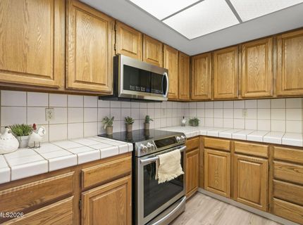 3095 Lakeside Drive, Unit 213, Reno, NV 89509 Photo
