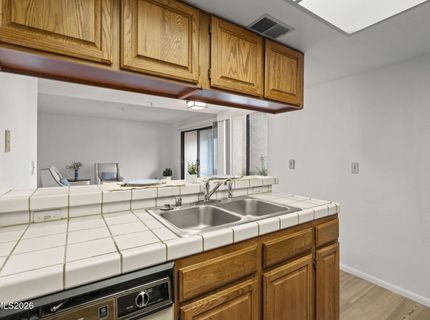 3095 Lakeside Drive, Unit 213, Reno, NV 89509 Photo