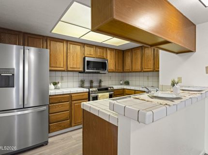 3095 Lakeside Drive, Unit 213, Reno, NV 89509 Photo