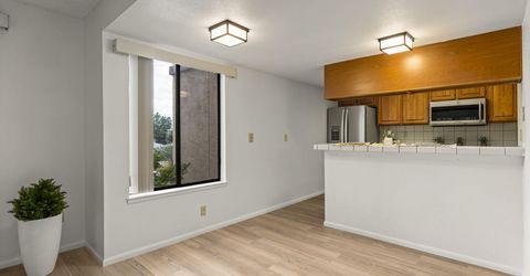 3095 Lakeside Drive, Unit 213, Reno, NV 89509 Photo