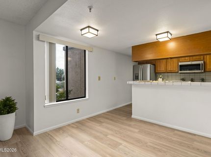 3095 Lakeside Drive, Unit 213, Reno, NV 89509 Photo