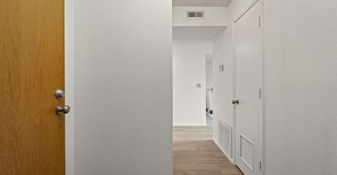 3095 Lakeside Drive, Unit 213, Reno, NV 89509 Photo