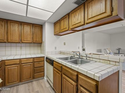 3095 Lakeside Drive, Unit 213, Reno, NV 89509 Photo