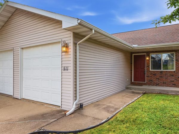 511 Sapphire Circle, Dubuque, IA 52001