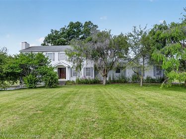 2360 White Birch Trail, Marion Township, Mi 48843