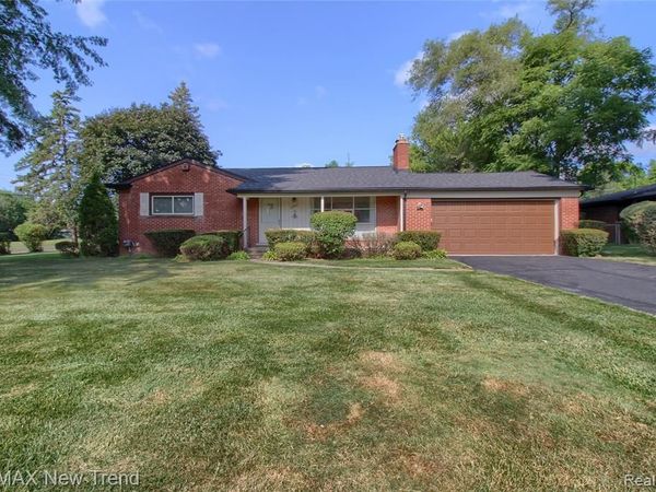 28311 Kirkside Lane, Farmington Hills, MI 48334
