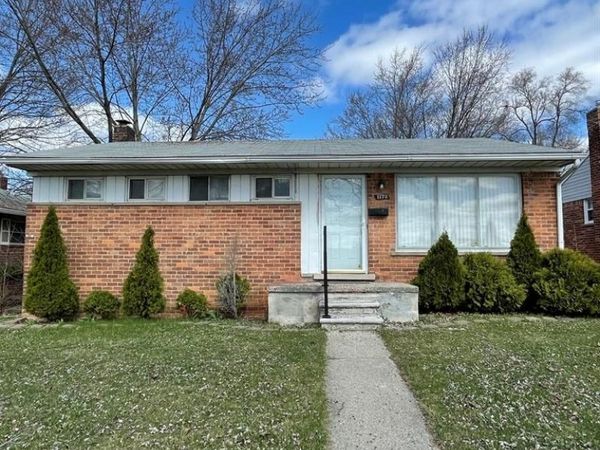 1173 Featherstone Road , Pontiac, MI 48342