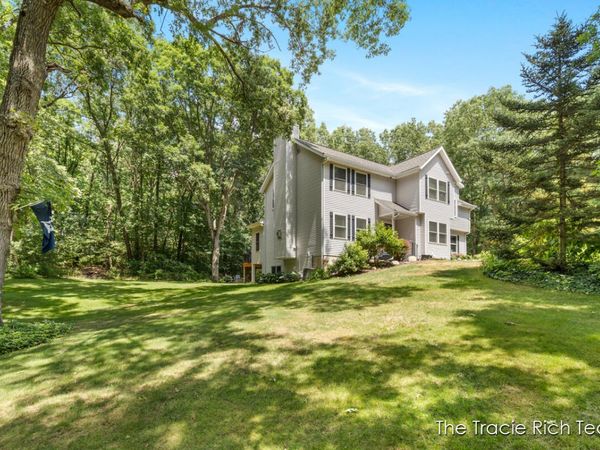 4669 Wood Valley Court NE, Rockford, MI 49341