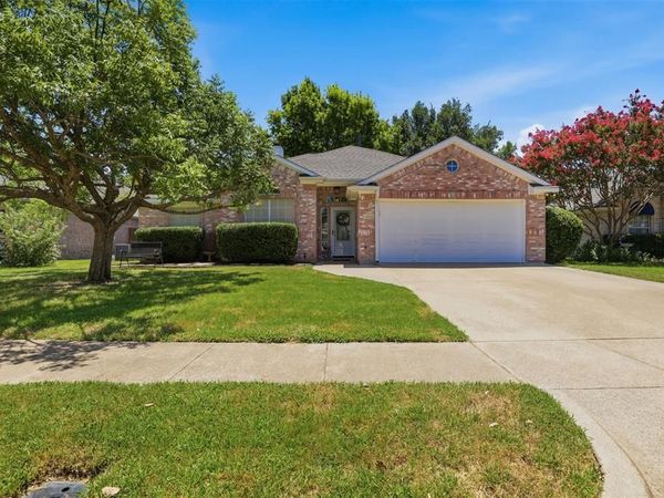 2771 Oakdale Drive, Burleson, TX 76028