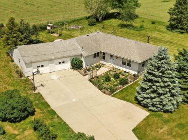 1413 60th Avenue NW, Byron, MN 55920