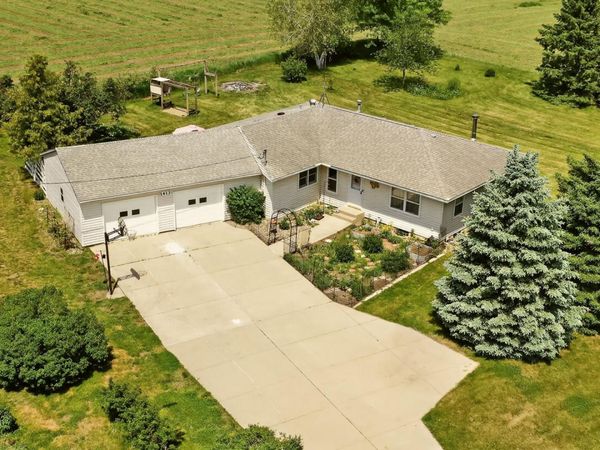 1413 60th Avenue NW, Byron, MN 55920