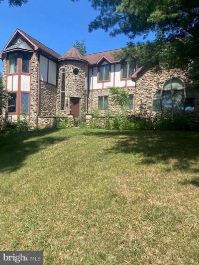 2013 CASTLEGREEN COURT, GREENCASTLE, PA 17225