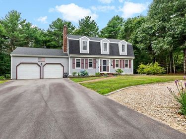 8 Peter Cooper Drive, Wareham, MA 02571