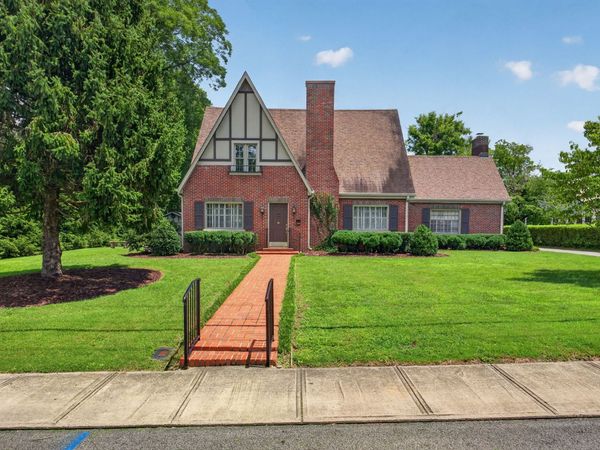 304 S College St , Smithville, TN 37166