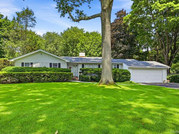 5 Libby Drive , Glen Cove, NY 11542