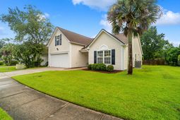 1417 Wellesley Circle photo 4