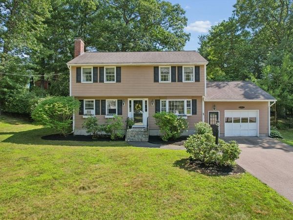 4 Powerline Dr, Grafton, MA 01519
