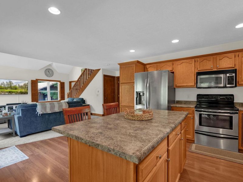748 King Beach Drive , Howard, OH 43028 Photo 13