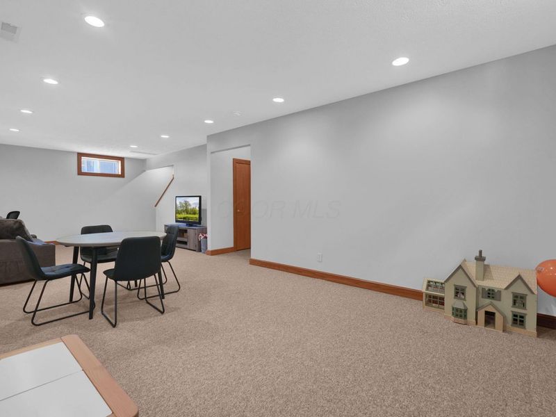 748 King Beach Drive , Howard, OH 43028 Photo 30