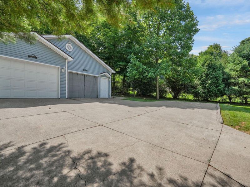 748 King Beach Drive , Howard, OH 43028 Photo 38