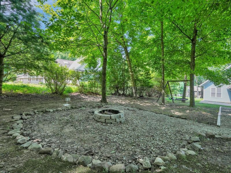 748 King Beach Drive , Howard, OH 43028 Photo 41