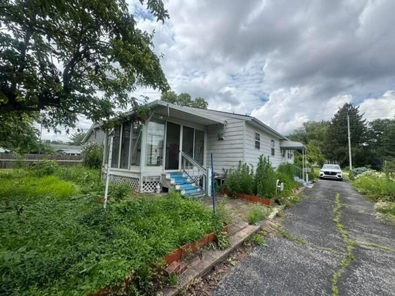 1775 E Cooke Road, Columbus, OH 43224 Photo 4