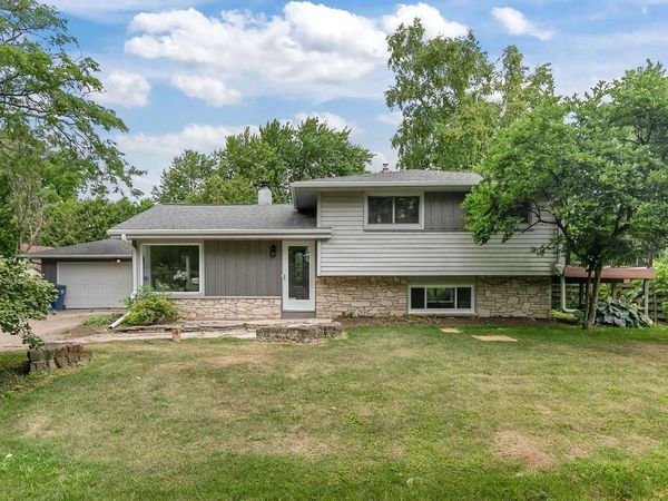 1655 S PARK AVENUE, Neenah, WI 54956