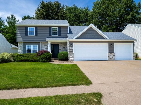 4708 34th Street , Bettendorf, IA 52722