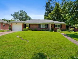 930 Blackberry Place Saint Louis, MO 63130