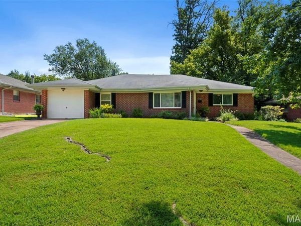 930 Blackberry Place, St Louis, MO 63130