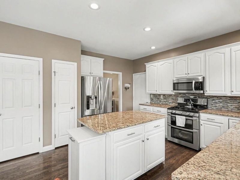 8221 Springleaf Lake Drive, Colerain Township, OH 45247 Photo 7