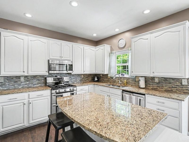 8221 Springleaf Lake Drive, Colerain Township, OH 45247 Photo 8