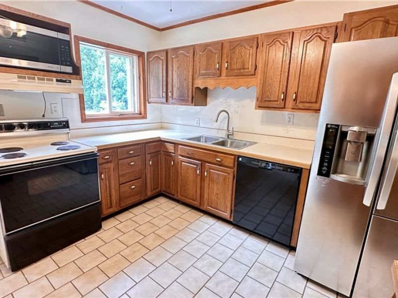 27390 Markbarry Avenue, Euclid, OH 44132 Photo 10