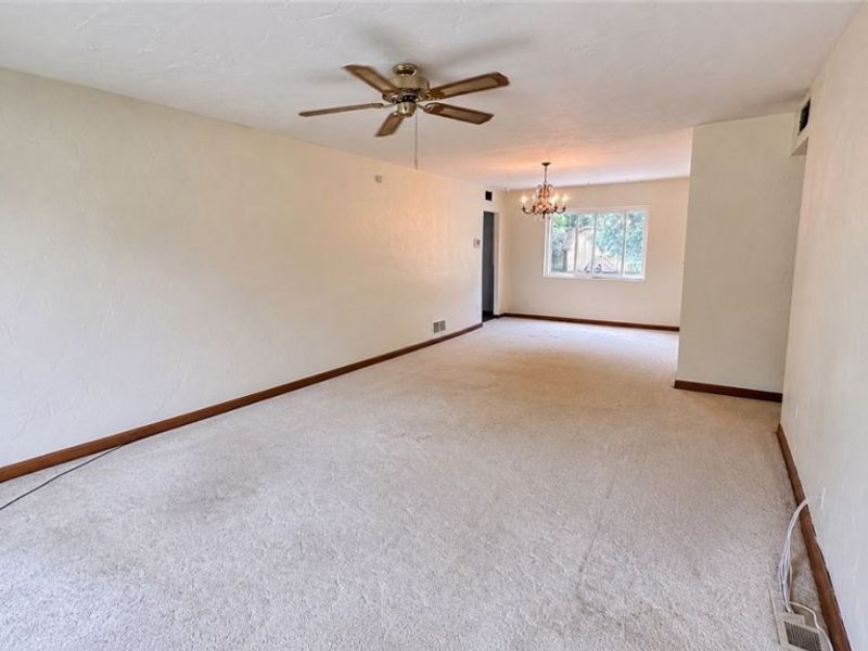 27390 Markbarry Avenue, Euclid, OH 44132 Photo 6