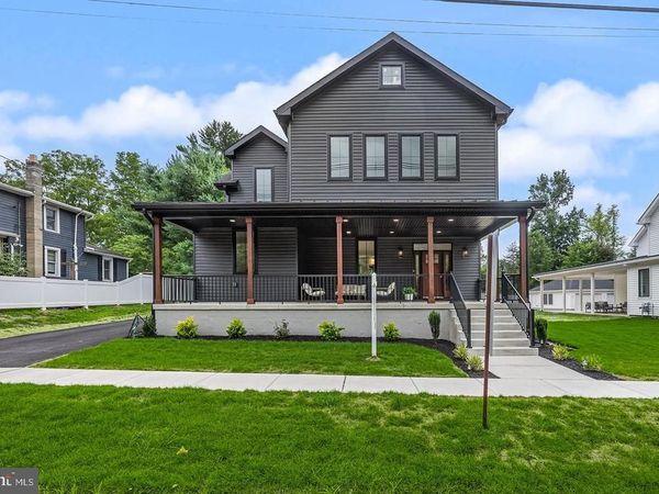 8 CHAPEL AVE, MEDFORD, NJ 08055