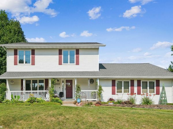 2023 Edgebrook Drive, Marshalltown, IA 50158