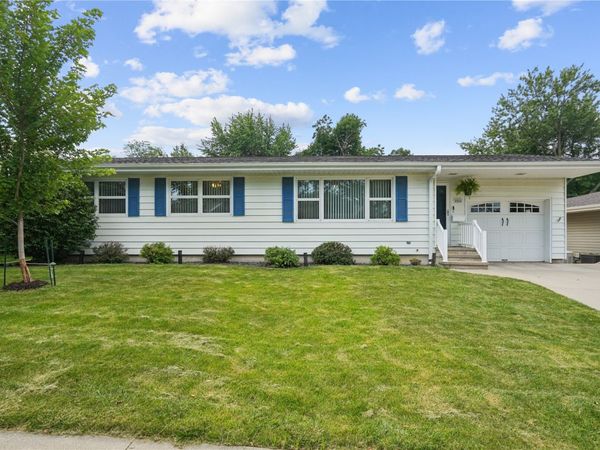 2245 Brockman Avenue, Marion, IA 52302