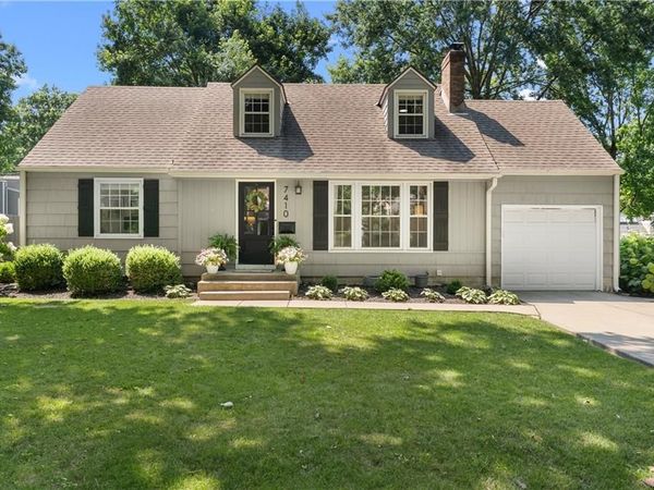 7410 Delmar Street, Prairie Village, KS 66208