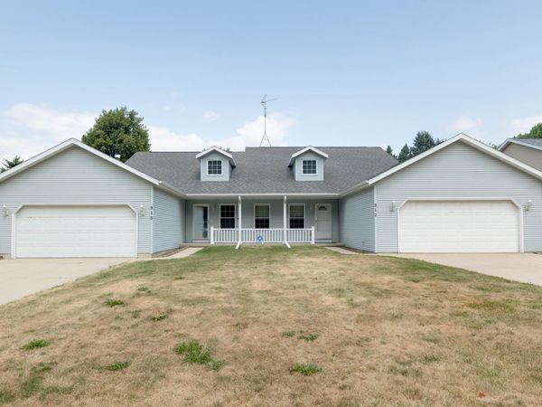 910-912 Prospect Ave, Beaver Dam, WI 53916