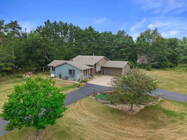 W369S4863 Needle Point Dr, Ottawa, WI 53118