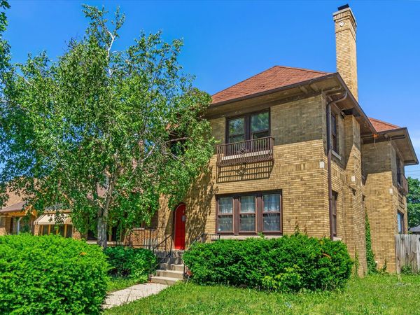 2704 N 46th St, Milwaukee, WI 53210