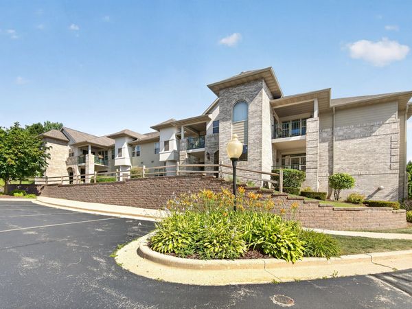 470 N Silverbrook Dr, Unit 202, West Bend, WI 53090