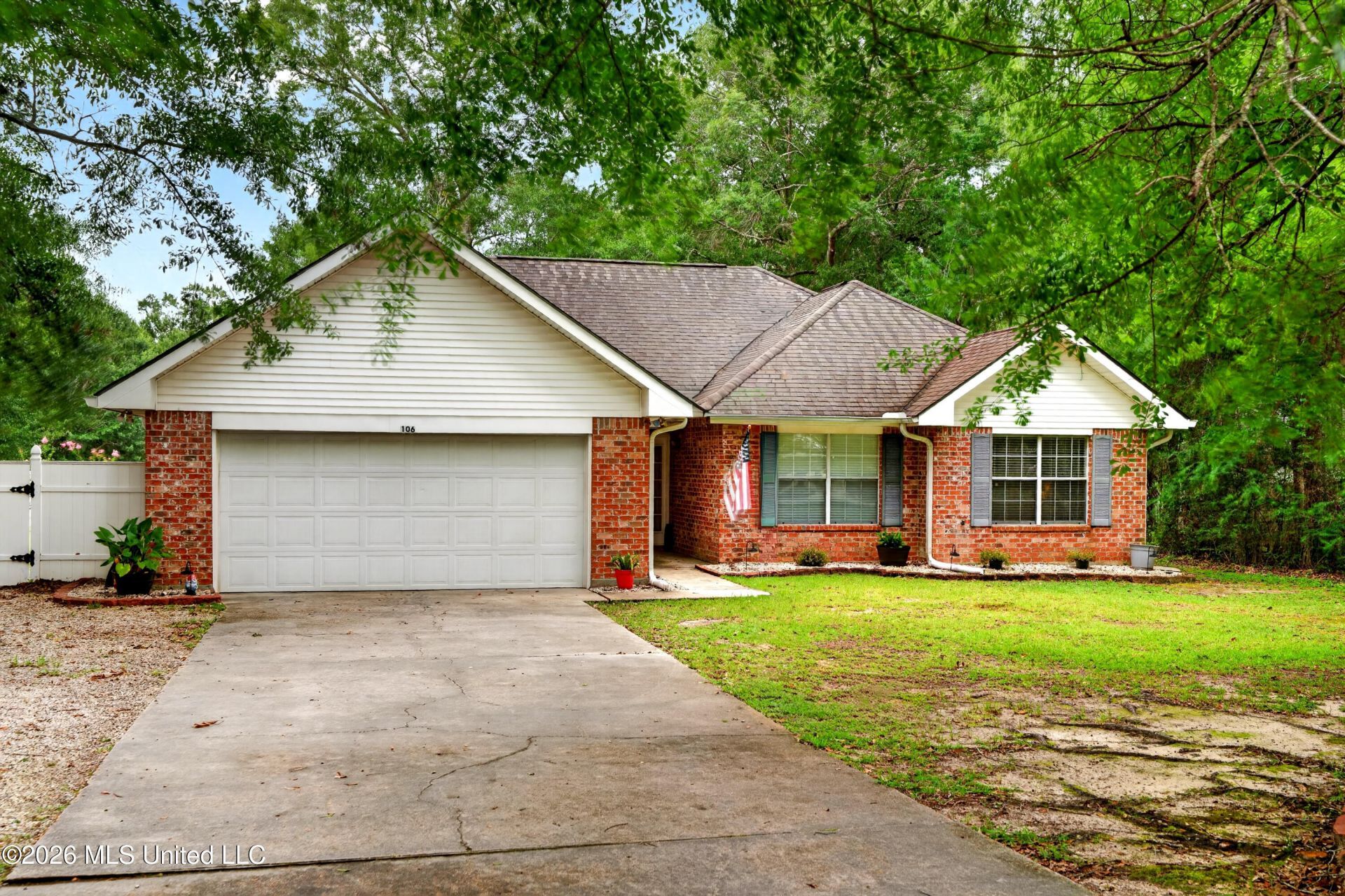 106 Sherwood Drive, Carriere, MS 39426 Main Photo