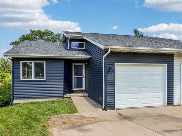 1421 Kenai Ct, Coralville, IA 52241