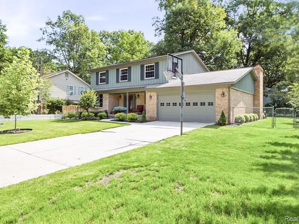 3034 Monticello Drive , Port Huron, MI 48060