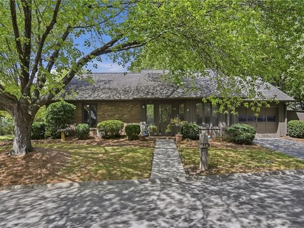 228 Barrington Place , Winston-Salem, NC 27104